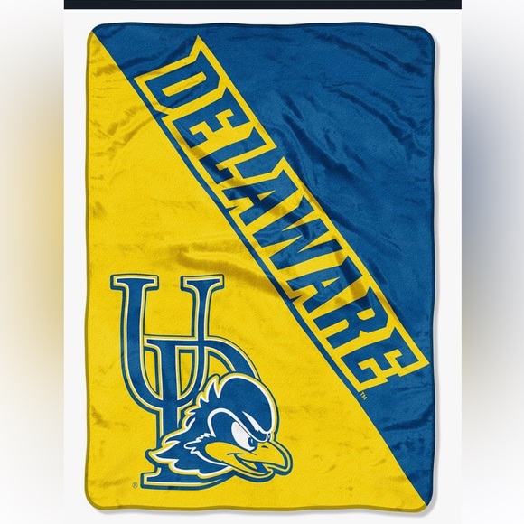 University of Delaware Delaware Fightin' Blue Hens blanket - Picture 4 of 4